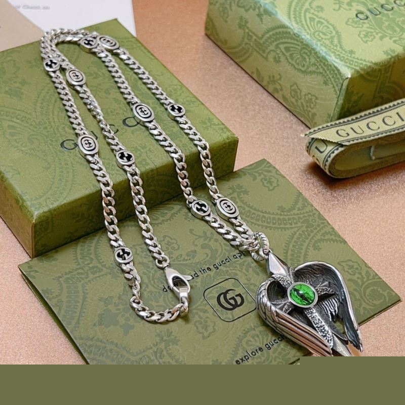 G*u*i necklaces